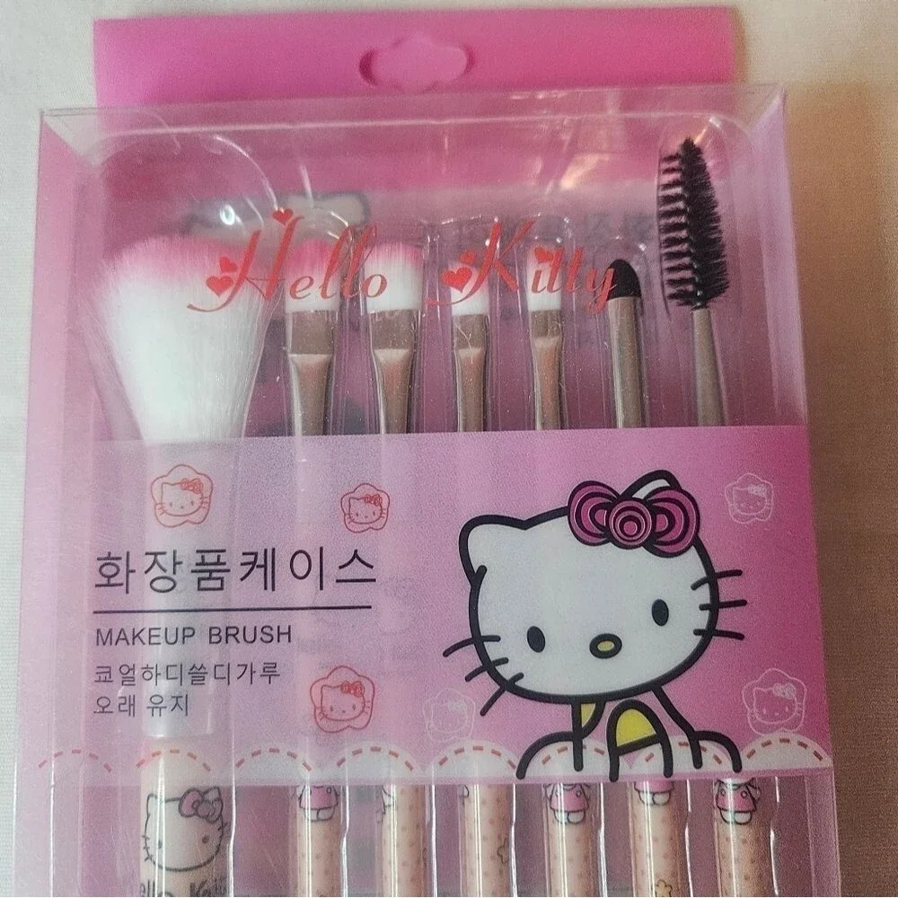 Hello Kitty Makeup Brush 7 Piece Set NIB